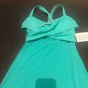 Wrap it up tank lululemon size 8 NWT